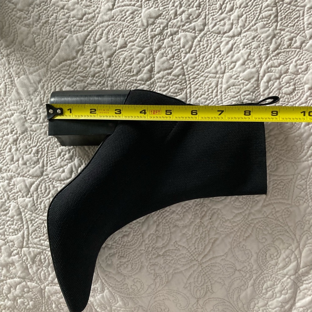 Elegant Black Ankle Boots - Picture 4 of 5